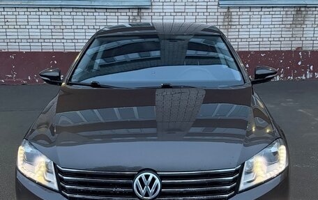 Volkswagen Passat B7, 2012 год, 1 350 000 рублей, 2 фотография