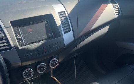 Mitsubishi Outlander III рестайлинг 3, 2008 год, 14 фотография