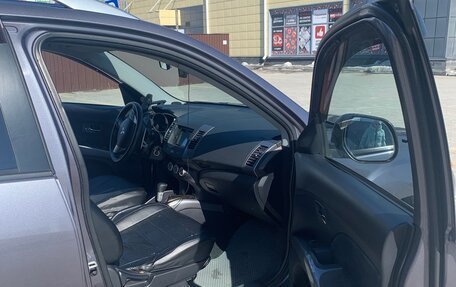 Mitsubishi Outlander III рестайлинг 3, 2008 год, 8 фотография