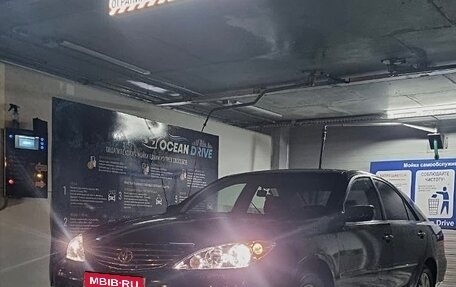 Toyota Camry V40, 2005 год, 680 000 рублей, 1 фотография