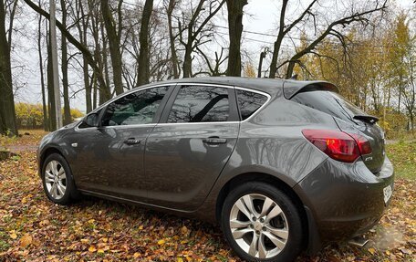 Opel Astra J, 2011 год, 620 000 рублей, 4 фотография