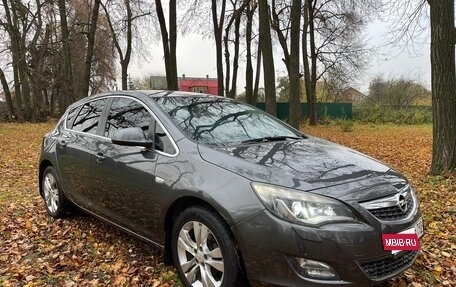 Opel Astra J, 2011 год, 620 000 рублей, 12 фотография