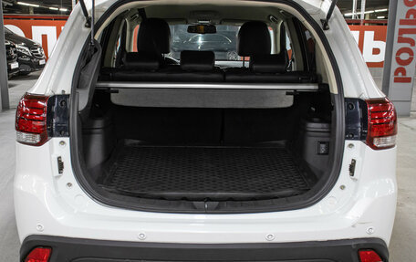 Mitsubishi Outlander III рестайлинг 3, 2017 год, 1 998 000 рублей, 10 фотография