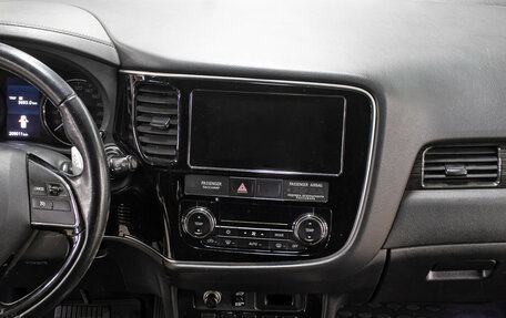 Mitsubishi Outlander III рестайлинг 3, 2017 год, 1 998 000 рублей, 15 фотография