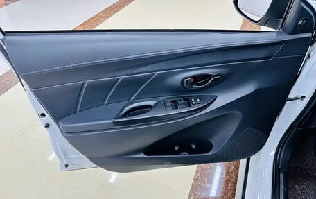 Toyota Yaris XP150 рестайлинг, 2022 год, 1 177 155 рублей, 8 фотография