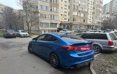 Hyundai Elantra VI рестайлинг, 2016 год, 1 600 000 рублей, 9 фотография