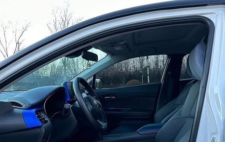 Toyota C-HR I рестайлинг, 2023 год, 2 650 155 рублей, 6 фотография