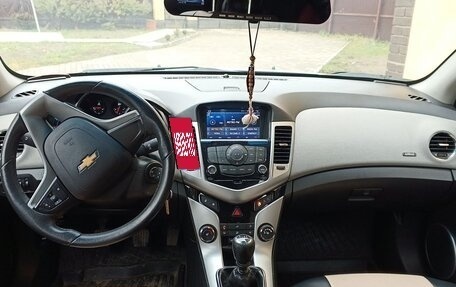 Chevrolet Cruze II, 2012 год, 700 000 рублей, 6 фотография