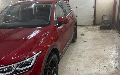 Volkswagen Tiguan II, 2021 год, 3 450 000 рублей, 3 фотография