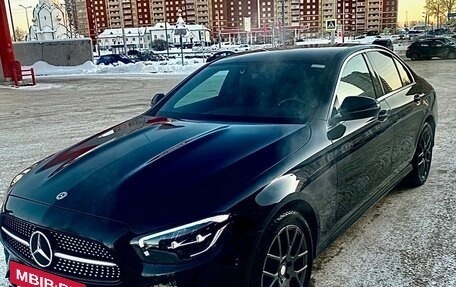 Mercedes-Benz E-Класс, 2021 год, 2 950 рублей, 3 фотография