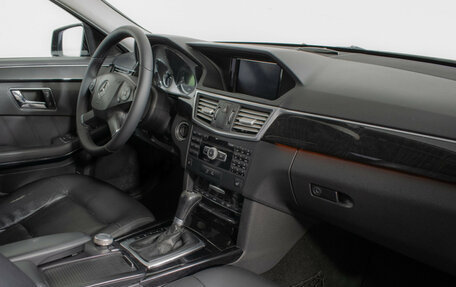 Mercedes-Benz E-Класс, 2011 год, 1 400 000 рублей, 9 фотография