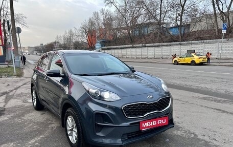 KIA Sportage IV рестайлинг, 2021 год, 2 200 000 рублей, 5 фотография