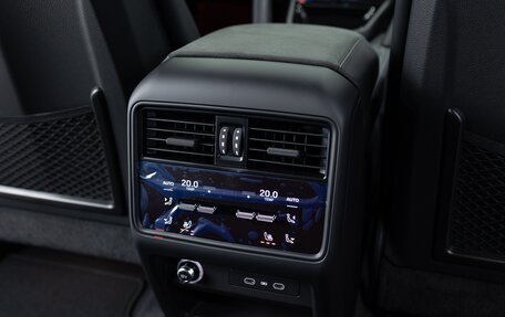 Porsche Cayenne III, 2025 год, 25 490 000 рублей, 28 фотография