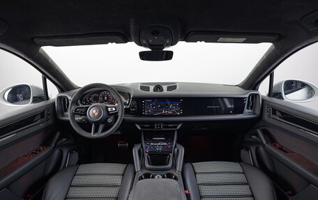 Porsche Cayenne III, 2025 год, 25 490 000 рублей, 30 фотография