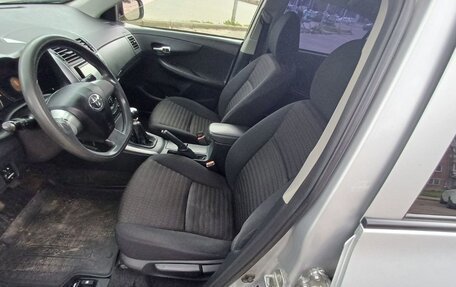 Toyota Corolla, 2011 год, 870 000 рублей, 15 фотография