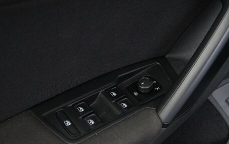 Volkswagen Tiguan II, 2018 год, 2 697 444 рублей, 14 фотография