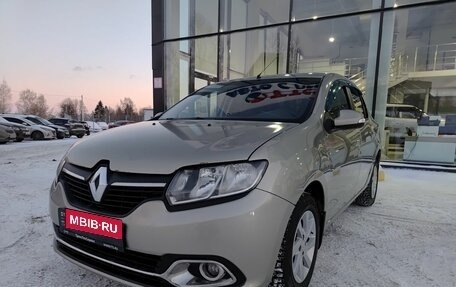 Renault Logan II, 2015 год, 680 000 рублей, 1 фотография