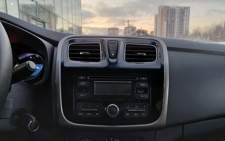 Renault Logan II, 2015 год, 680 000 рублей, 18 фотография