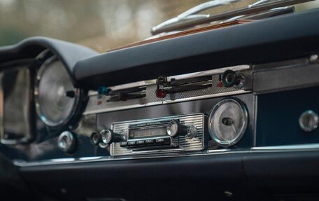 Mercedes-Benz SL-Класс, 1968 год, 13 500 000 рублей, 15 фотография