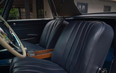 Mercedes-Benz SL-Класс, 1968 год, 13 500 000 рублей, 13 фотография