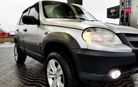 Chevrolet Niva I рестайлинг, 2004 год, 250 000 рублей, 1 фотография