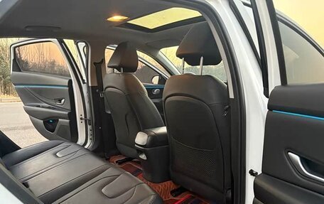 Hyundai Elantra, 2021 год, 1 580 000 рублей, 14 фотография