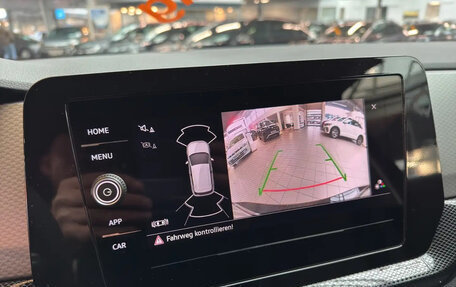 Volkswagen T-Cross I, 2025 год, 3 700 000 рублей, 8 фотография