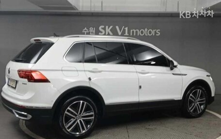 Volkswagen Tiguan II, 2023 год, 3 150 000 рублей, 4 фотография