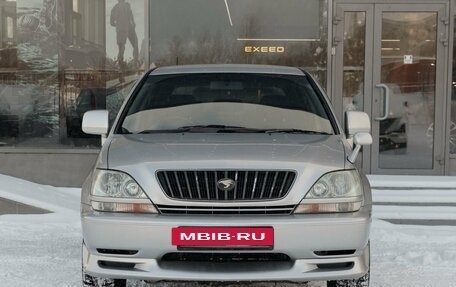 Toyota Harrier, 2002 год, 1 070 000 рублей, 2 фотография
