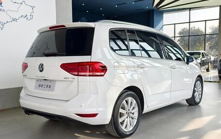 Volkswagen Touran III, 2022 год, 1 720 000 рублей, 4 фотография