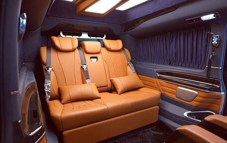 Mercedes-Benz V-Класс, 2024 год, 4 300 000 рублей, 9 фотография