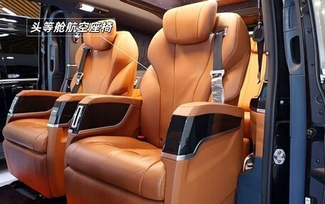 Mercedes-Benz V-Класс, 2024 год, 4 300 000 рублей, 11 фотография