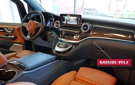 Mercedes-Benz V-Класс, 2024 год, 4 300 000 рублей, 19 фотография