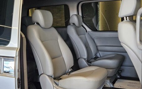 Hyundai Grand Starex Grand Starex I рестайлинг 2, 2015 год, 2 390 000 рублей, 7 фотография