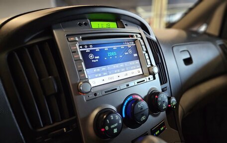 Hyundai Grand Starex Grand Starex I рестайлинг 2, 2015 год, 2 390 000 рублей, 12 фотография