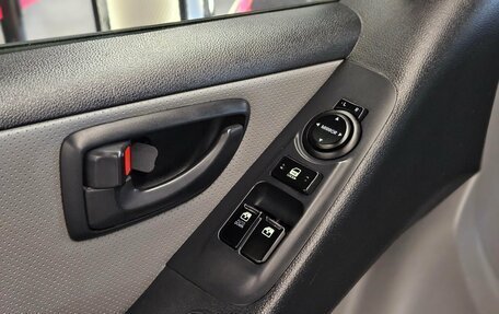 Hyundai Grand Starex Grand Starex I рестайлинг 2, 2015 год, 2 390 000 рублей, 15 фотография