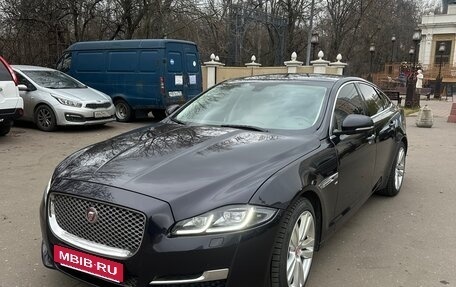 Jaguar XJ IV (X351), 2017 год, 3 400 000 рублей, 2 фотография