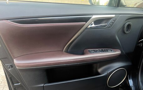 Lexus RX IV рестайлинг, 2020 год, 5 600 000 рублей, 9 фотография