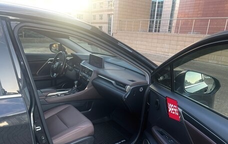 Lexus RX IV рестайлинг, 2020 год, 5 600 000 рублей, 14 фотография