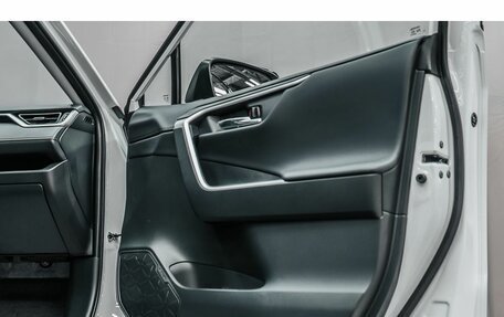 Toyota RAV4, 2025 год, 4 850 000 рублей, 17 фотография