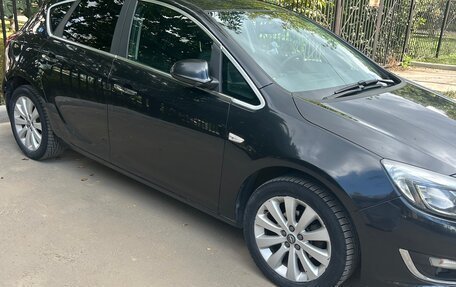 Opel Astra J, 2012 год, 970 000 рублей, 2 фотография