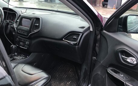 Jeep Cherokee, 2019 год, 3 000 000 рублей, 16 фотография