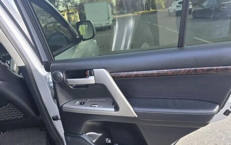 Toyota Land Cruiser 200, 2011 год, 3 800 000 рублей, 11 фотография