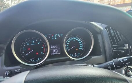 Toyota Land Cruiser 200, 2011 год, 3 800 000 рублей, 20 фотография