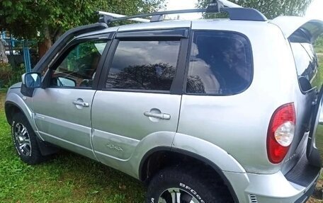 Chevrolet Niva I рестайлинг, 2012 год, 720 000 рублей, 3 фотография