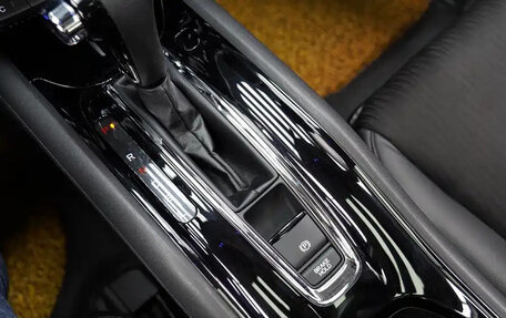 Honda Vezel, 2022 год, 1 500 000 рублей, 15 фотография