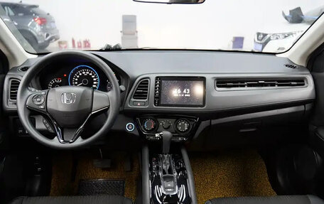 Honda Vezel, 2022 год, 1 500 000 рублей, 16 фотография