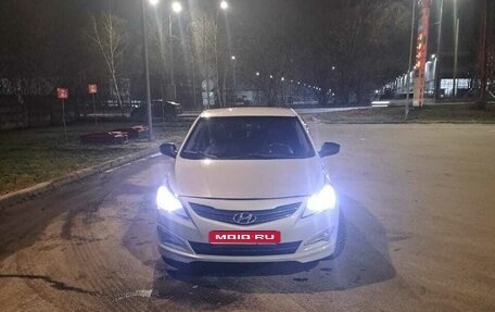 Hyundai Solaris II рестайлинг, 2015 год, 520 000 рублей, 1 фотография