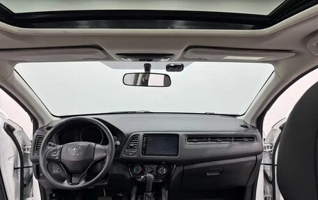 Honda Vezel, 2022 год, 1 530 000 рублей, 5 фотография