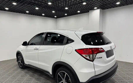 Honda Vezel, 2022 год, 1 530 000 рублей, 9 фотография